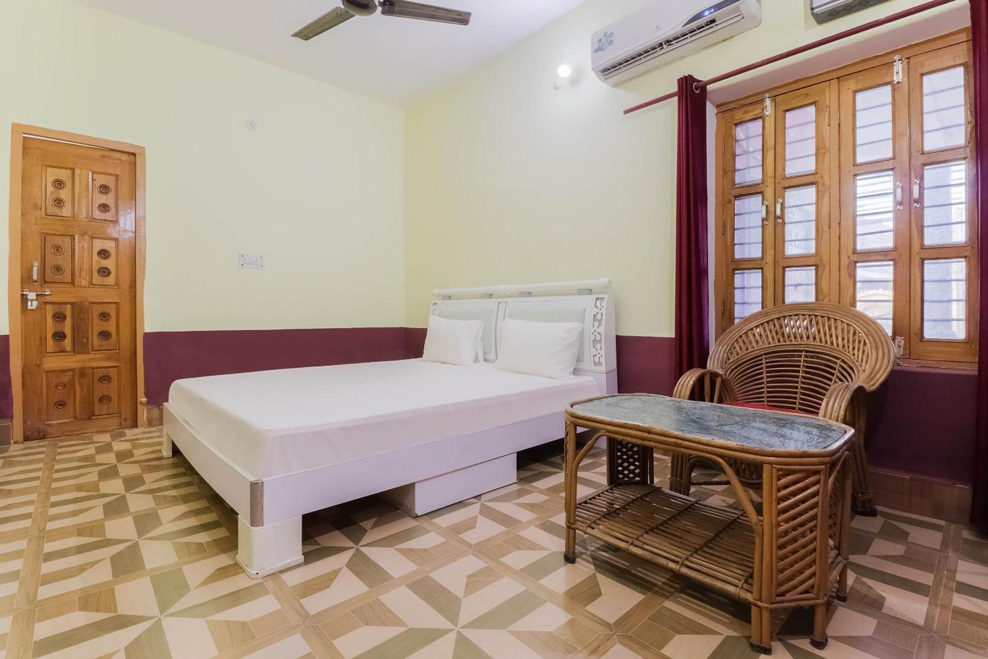Hotel O Jyotish House Ayodhya Esterno foto