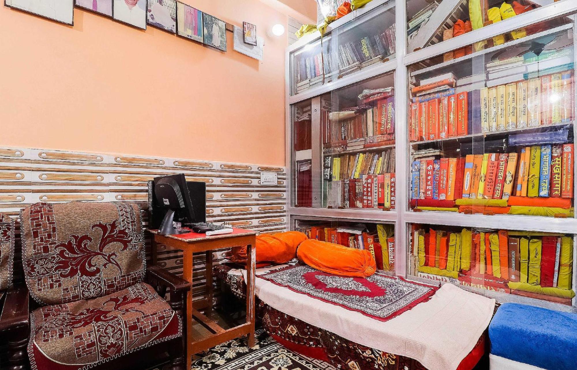 Hotel O Jyotish House Ayodhya Esterno foto