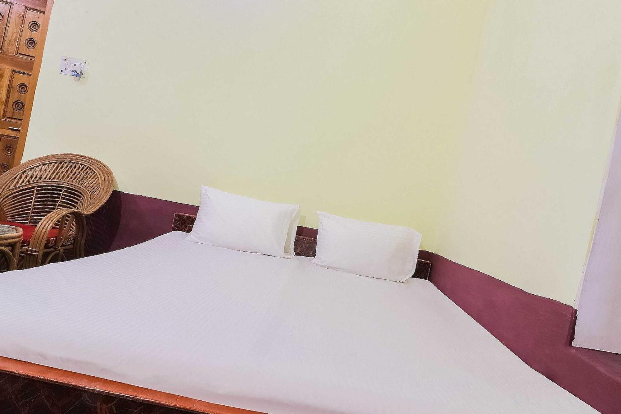 Hotel O Jyotish House Ayodhya Esterno foto