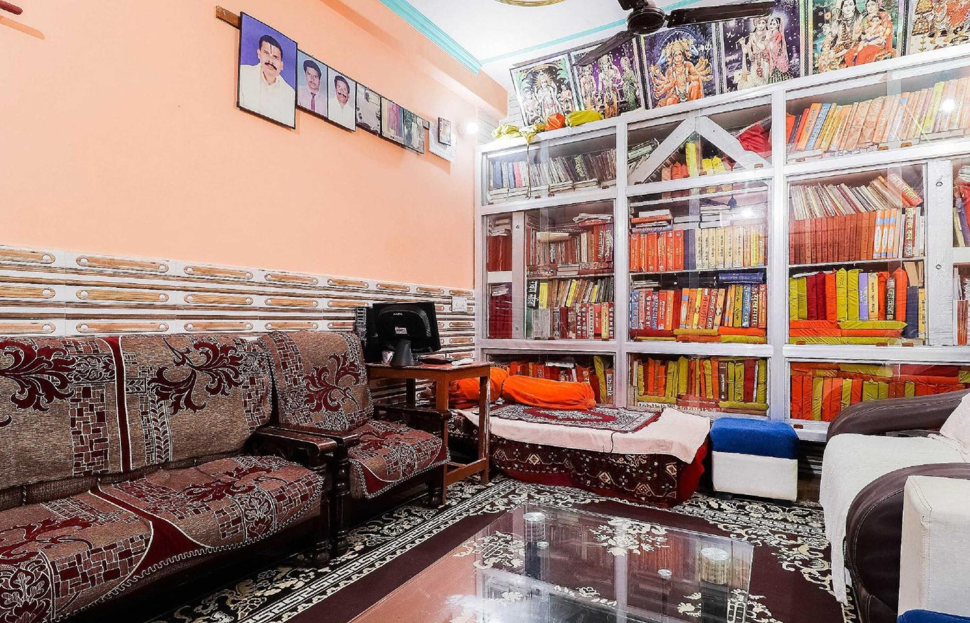 Hotel O Jyotish House Ayodhya Esterno foto