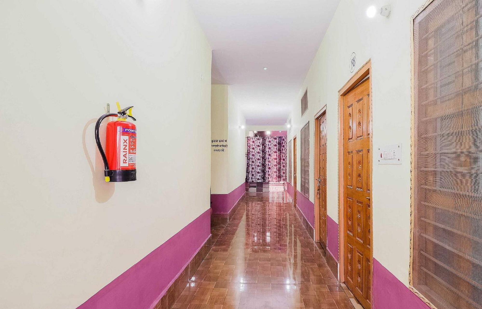 Hotel O Jyotish House Ayodhya Esterno foto