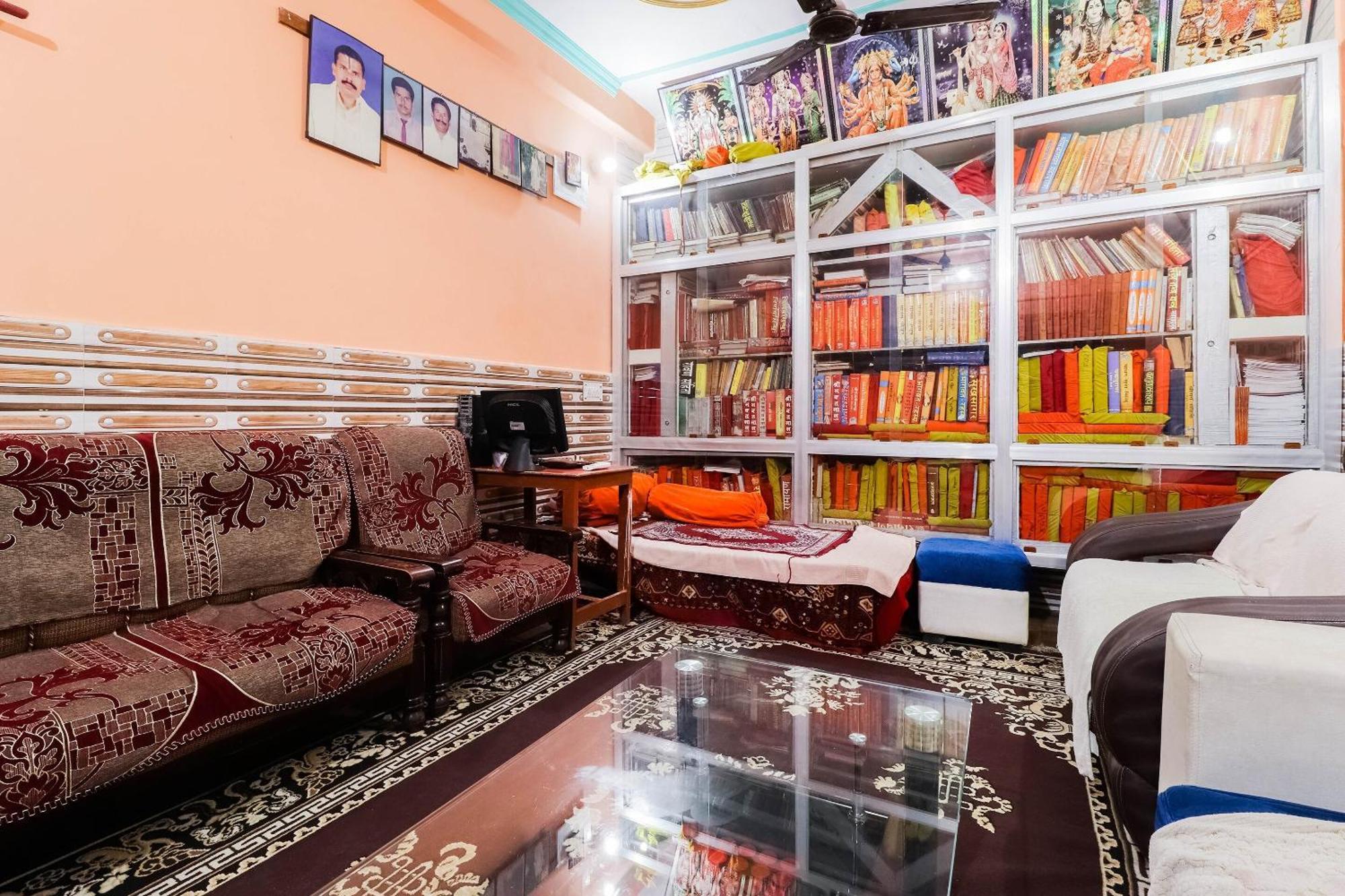 Hotel O Jyotish House Ayodhya Esterno foto