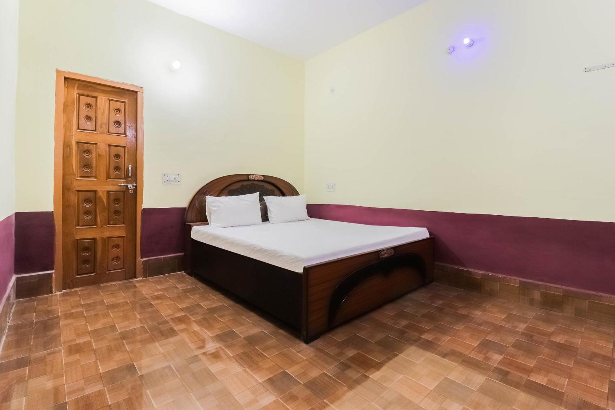 Hotel O Jyotish House Ayodhya Esterno foto