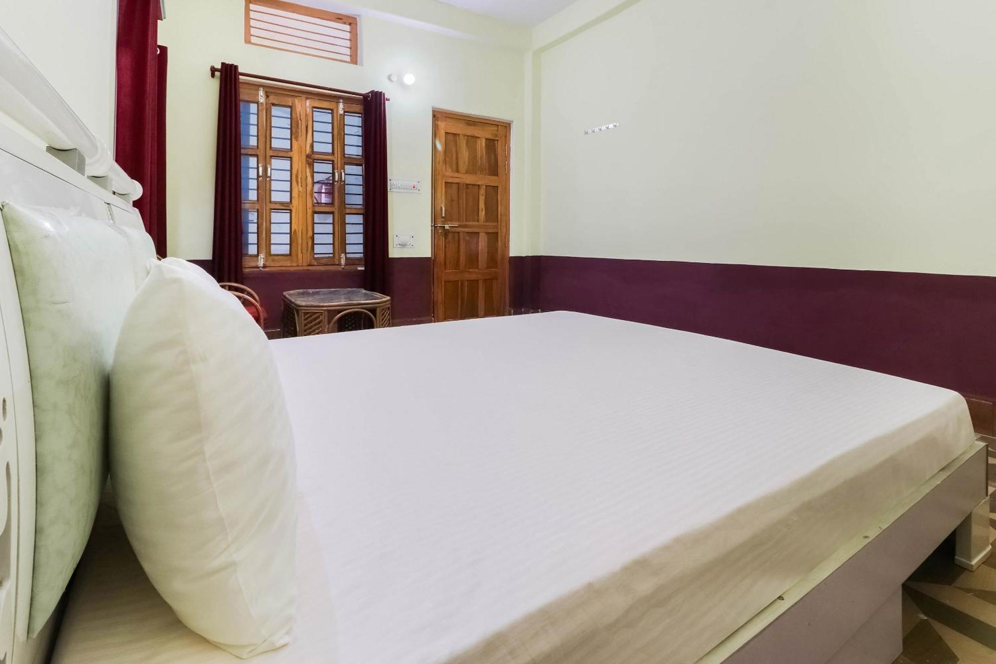Hotel O Jyotish House Ayodhya Esterno foto